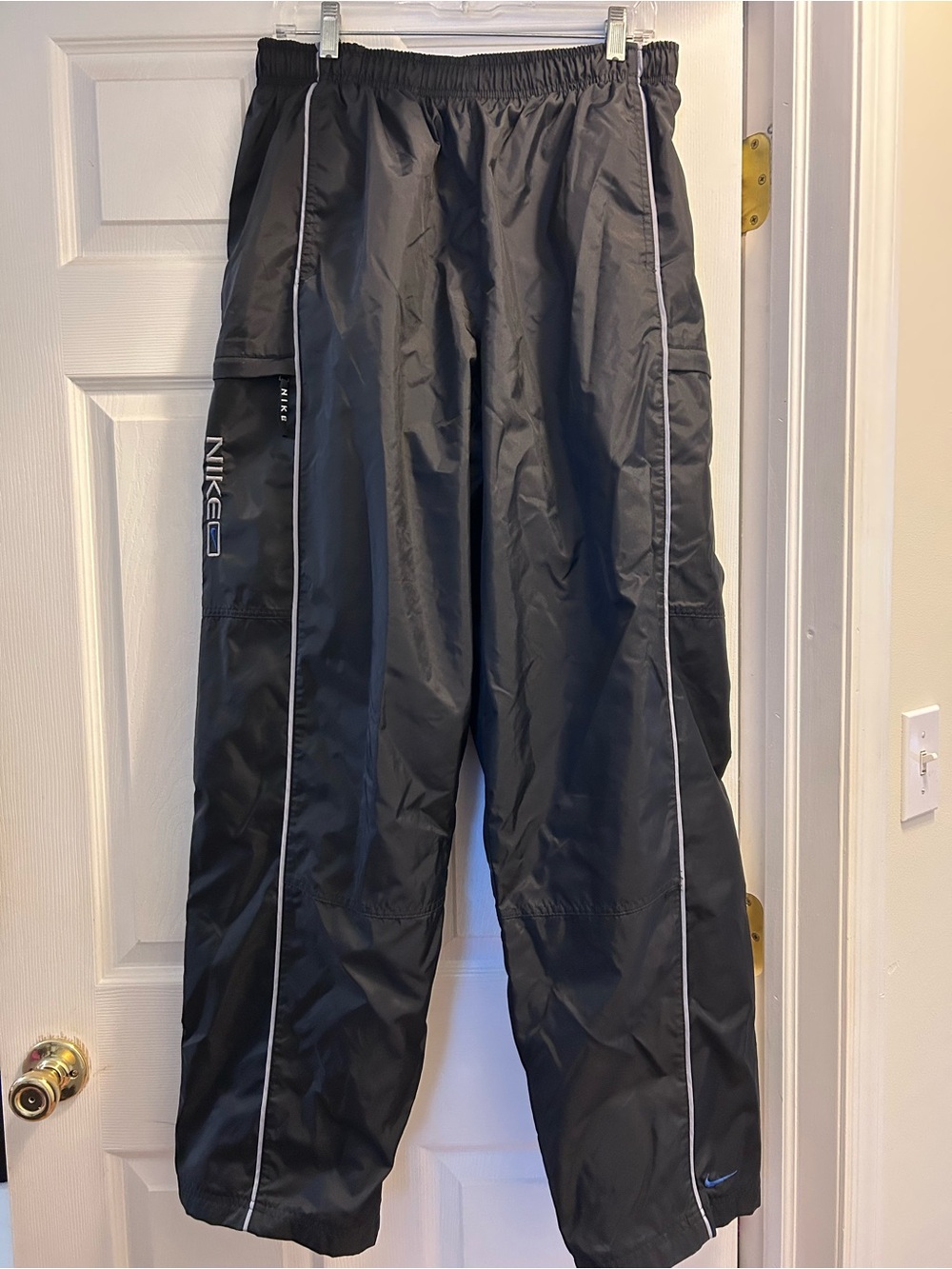 Nike Black Nylon Windbreaker Track Pants XL Zipper Cuffs Vintage 90s 2000s Y2K
